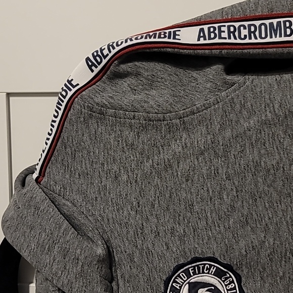 Abercrombie Kids Hoodie Boys 9/10 Gray Long Sleeve Spell-Out Logo Outdoors Comfy - Picture 3 of 9